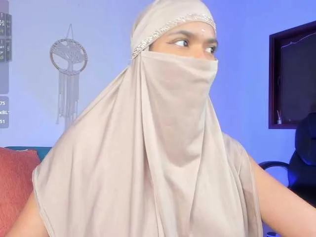 DiamondJo free chat on liveonude Image 17