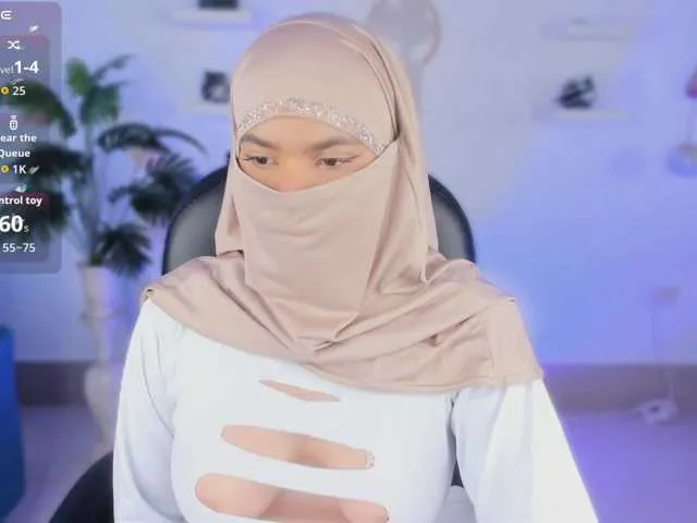 DiamondJo free chat on liveonude Image 9