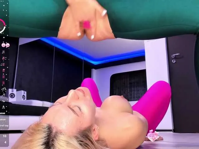 megan_coop3r_ free chat on liveonude Image 12