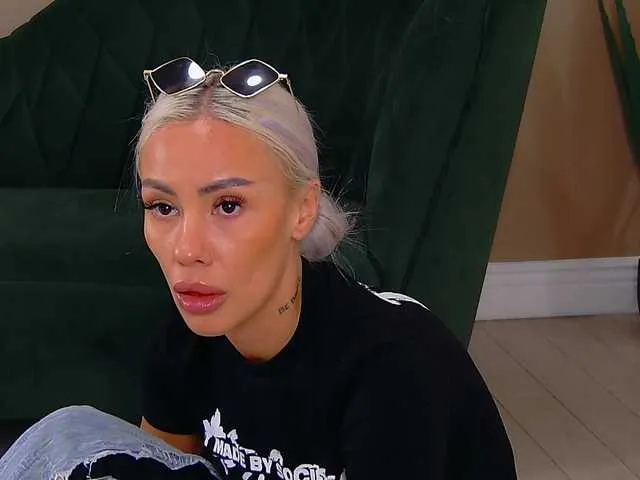 HEYBANANA free chat on liveonude Image 14