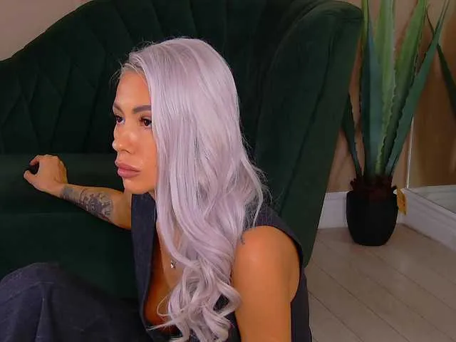 HEYBANANA free chat on liveonude Image 16