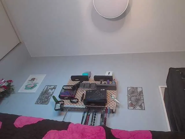 xunybany free chat on liveonude Image 16