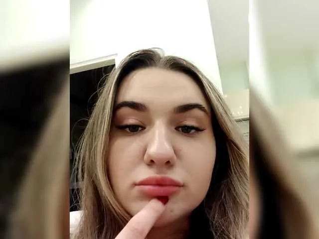 DiamondJo free chat on liveonude Image 13