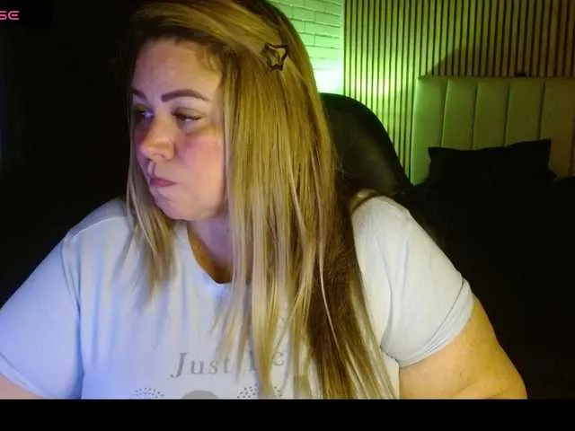 bella-savati free chat on liveonude