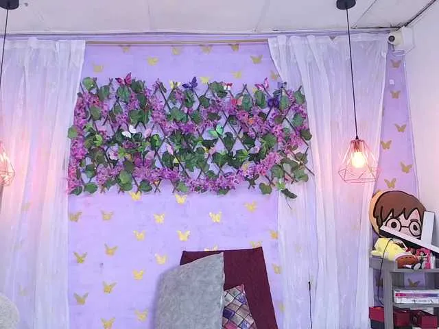 hidianapaola free chat on liveonude Image 8