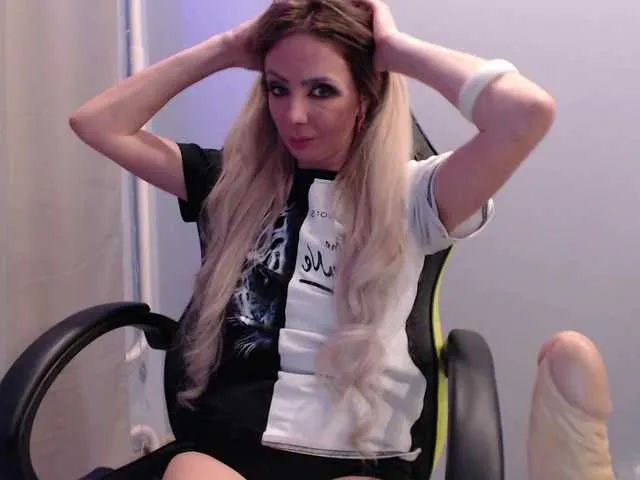 blondalina free chat on liveonude