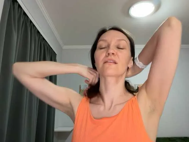 DiamondJo free chat on liveonude Image 12