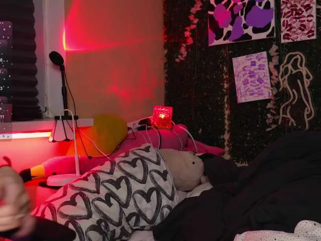 PinkFoxya free chat on liveonude Image 12