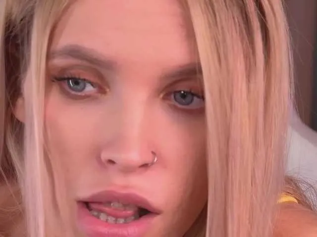 tina_lyn free chat on liveonude Image 17