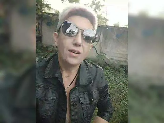 DiamondJo free chat on liveonude Image 16