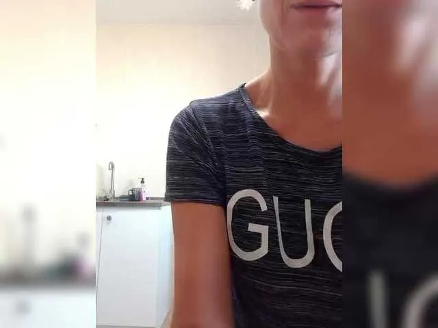 xunybany free chat on liveonude Image 10