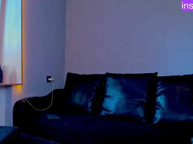 xunybany free chat on liveonude Image 2