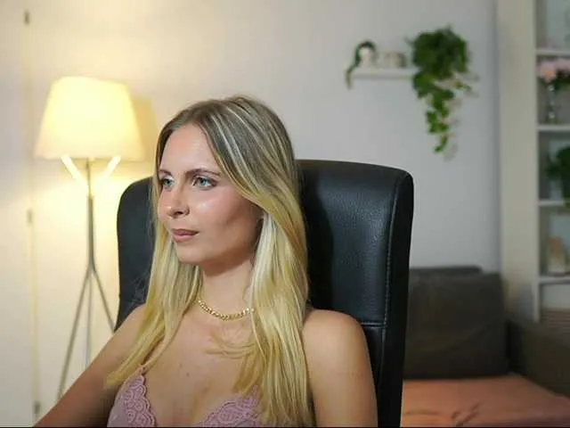 shy_boy17 free chat on liveonude Image 11