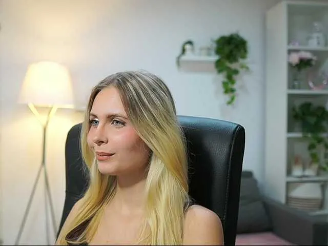 shy_boy17 free chat on liveonude Image 14