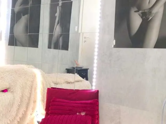 gymbunnie free chat on liveonude Image 6