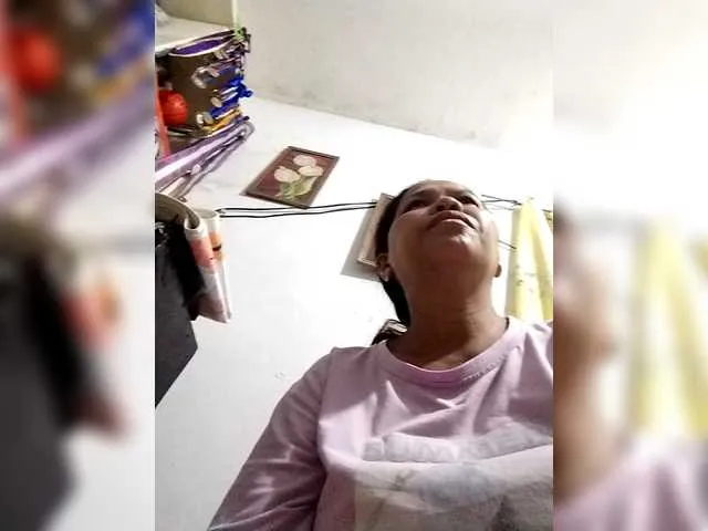 miaknox free chat on liveonude Image 13