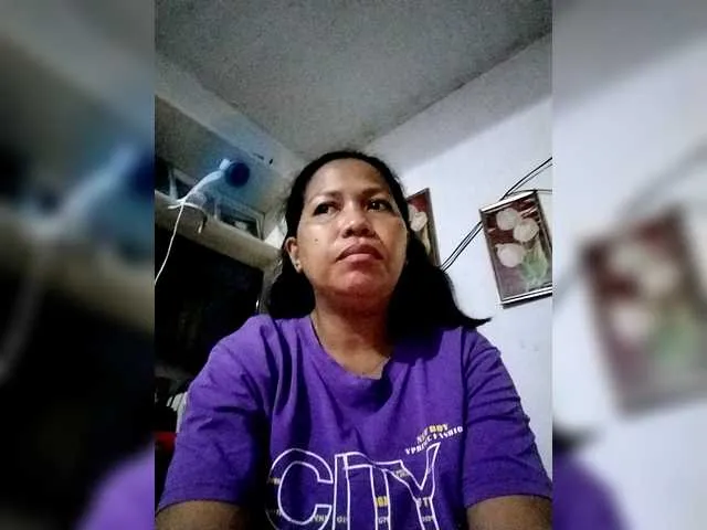 miaknox free chat on liveonude Image 16