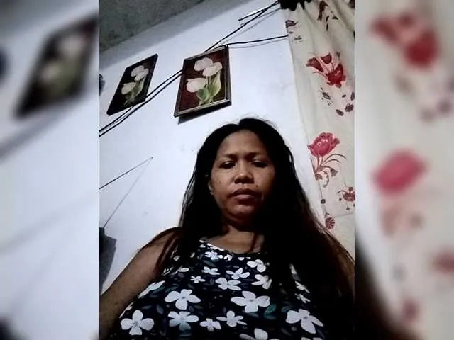 miaknox free chat on liveonude Image 6