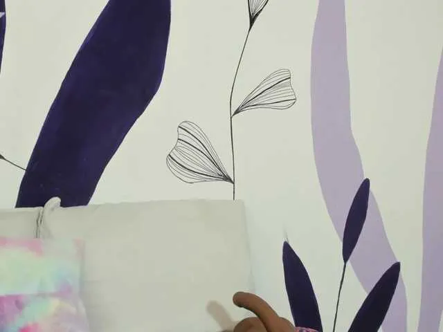 MiaLiaHot free chat on liveonude Image 3