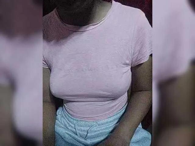 DiamondJo free chat on liveonude Image 19