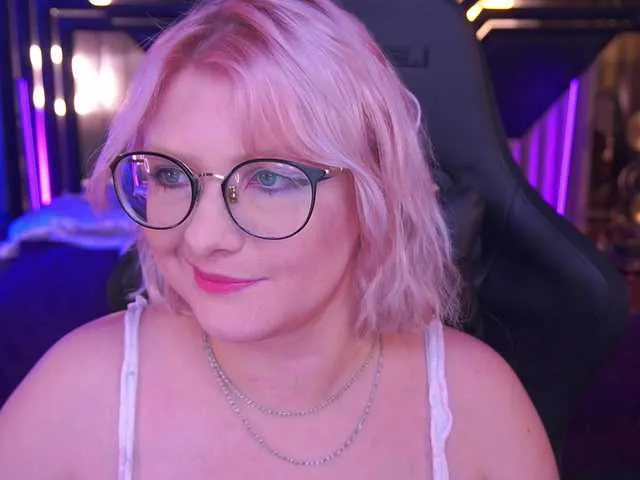 xunybany free chat on liveonude Image 12