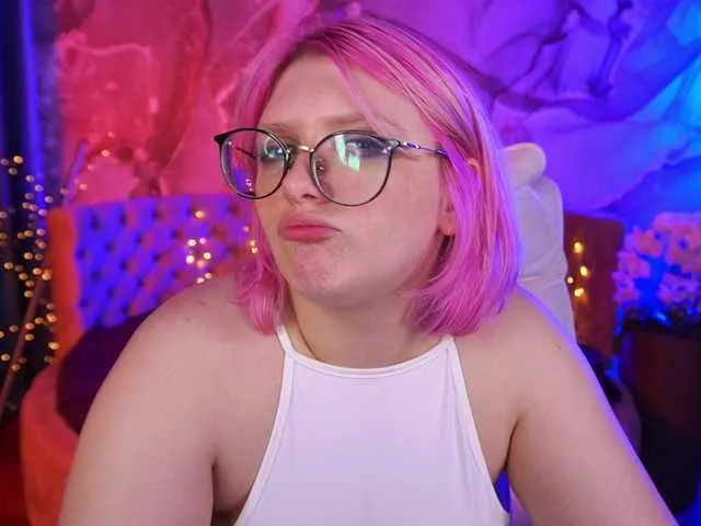 xunybany free chat on liveonude Image 15