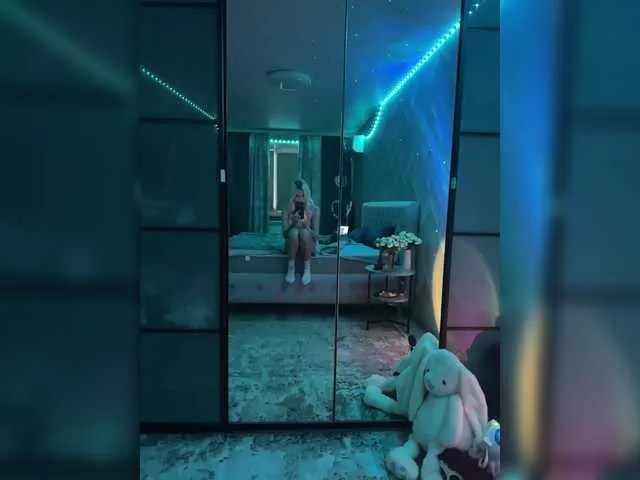 tina_lyn free chat on liveonude Image 18