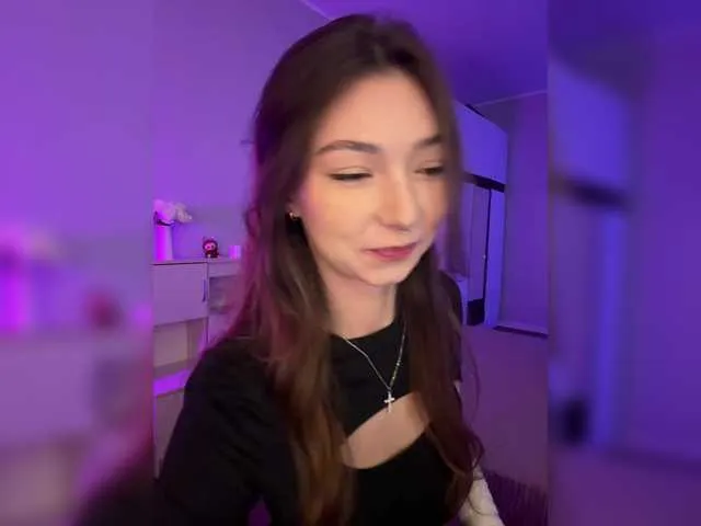 MiaLiaHot free chat on liveonude Image 11