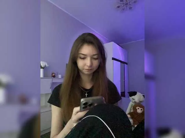 MiaLiaHot free chat on liveonude Image 18