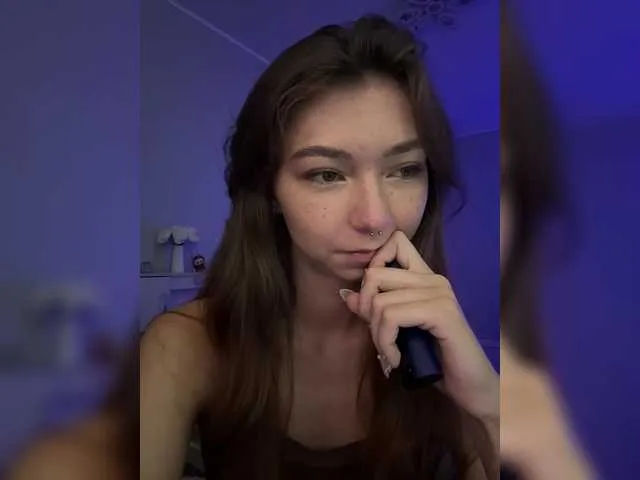 MiaLiaHot free chat on liveonude Image 2