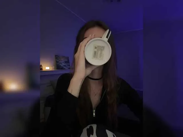 MiaLiaHot free chat on liveonude Image 8