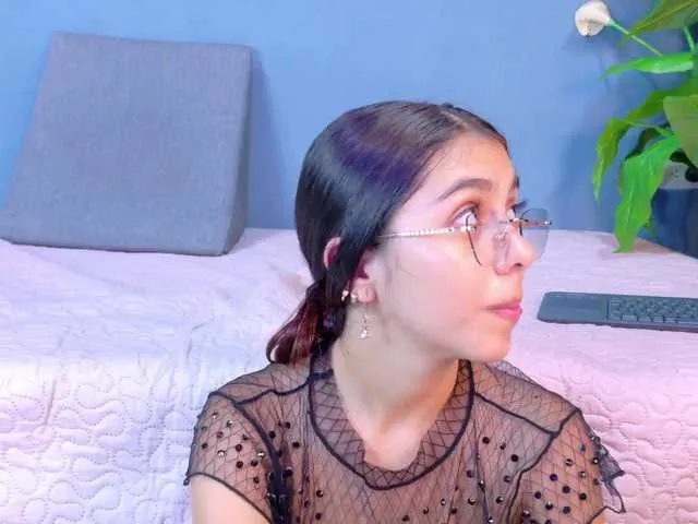 xunybany free chat on liveonude Image 19