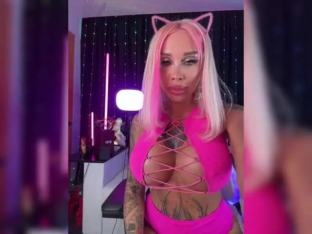 xunybany free chat on liveonude Image 2