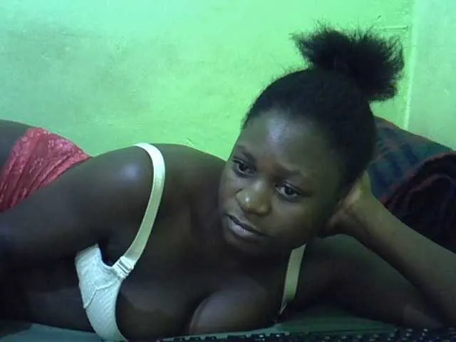 DiamondJo free chat on liveonude Image 3