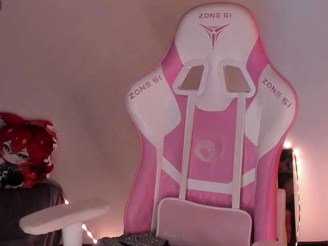 brilliantvictoria free chat on liveonude Image 2