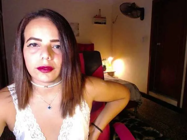 DiamondJo free chat on liveonude Image 12