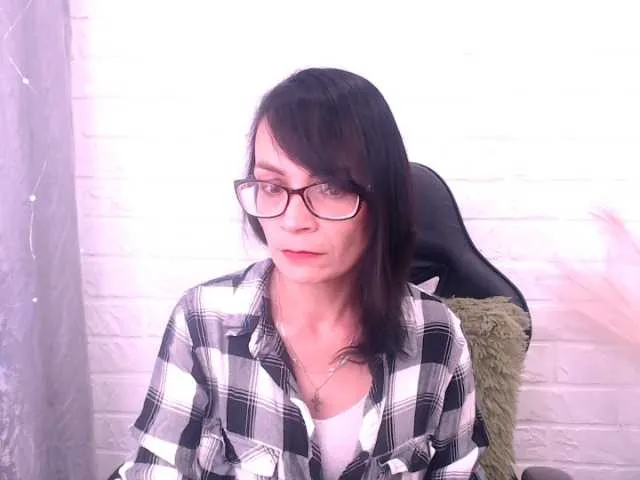 Wild-Angel777 free chat on liveonude Image 4