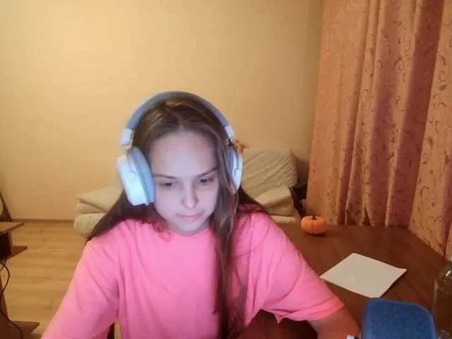 heymartina free chat on liveonude Image 2