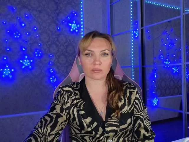 DIVORA free chat on liveonude