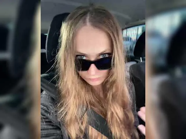 ELENA-XXX free chat on liveonude Image 10