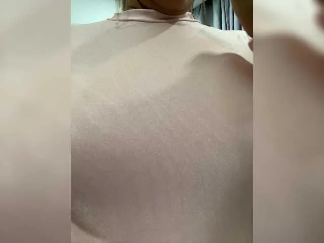 lory34 free chat on liveonude Image 17