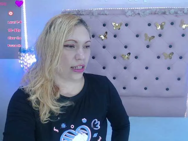 miaknox free chat on liveonude Image 19