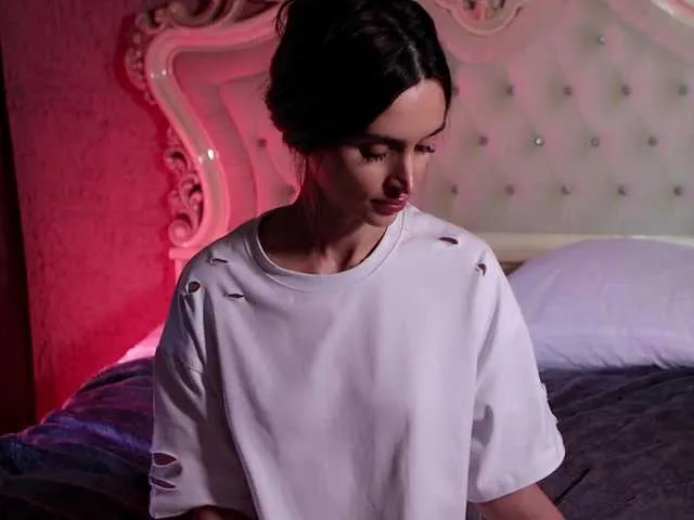 DiamondJo free chat on liveonude Image 8