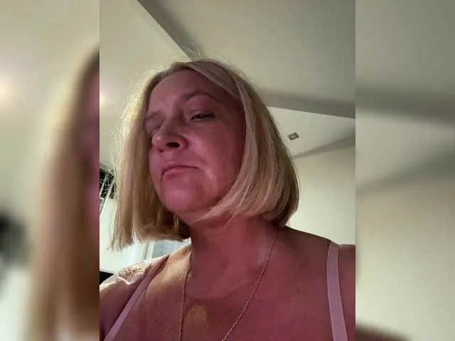 brilliantvictoria free chat on liveonude Image 12