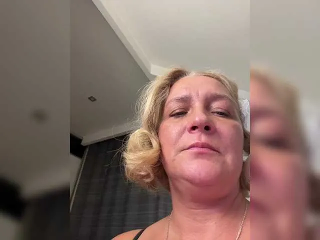 brilliantvictoria free chat on liveonude Image 8