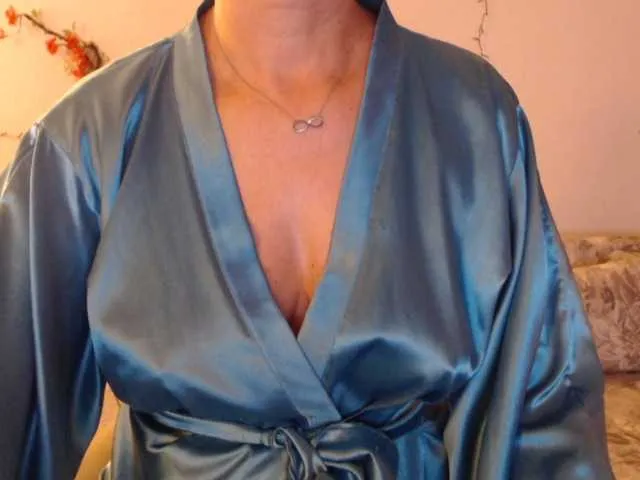 xunybany free chat on liveonude Image 4