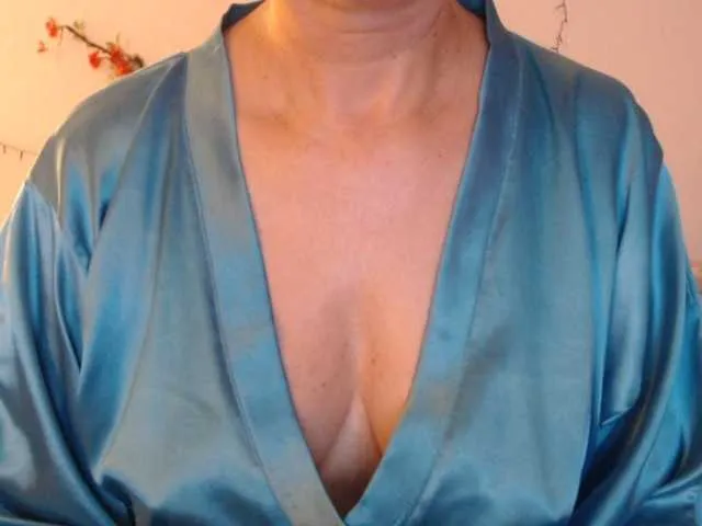 xunybany free chat on liveonude Image 5