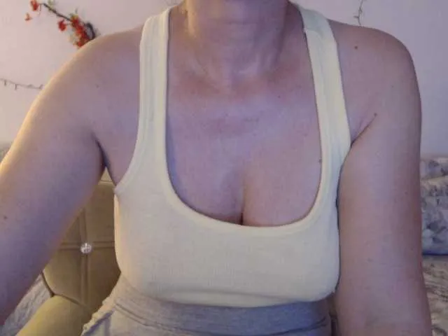 xunybany free chat on liveonude Image 9