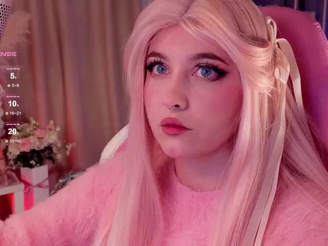 brilliantvictoria free chat on liveonude Image 19