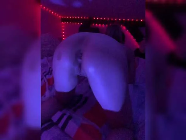 SheOnShe free chat on liveonude Image 11